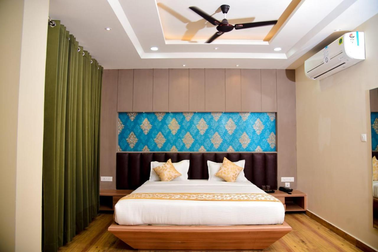 Hotel Olive Crown Lucknow Zewnętrze zdjęcie