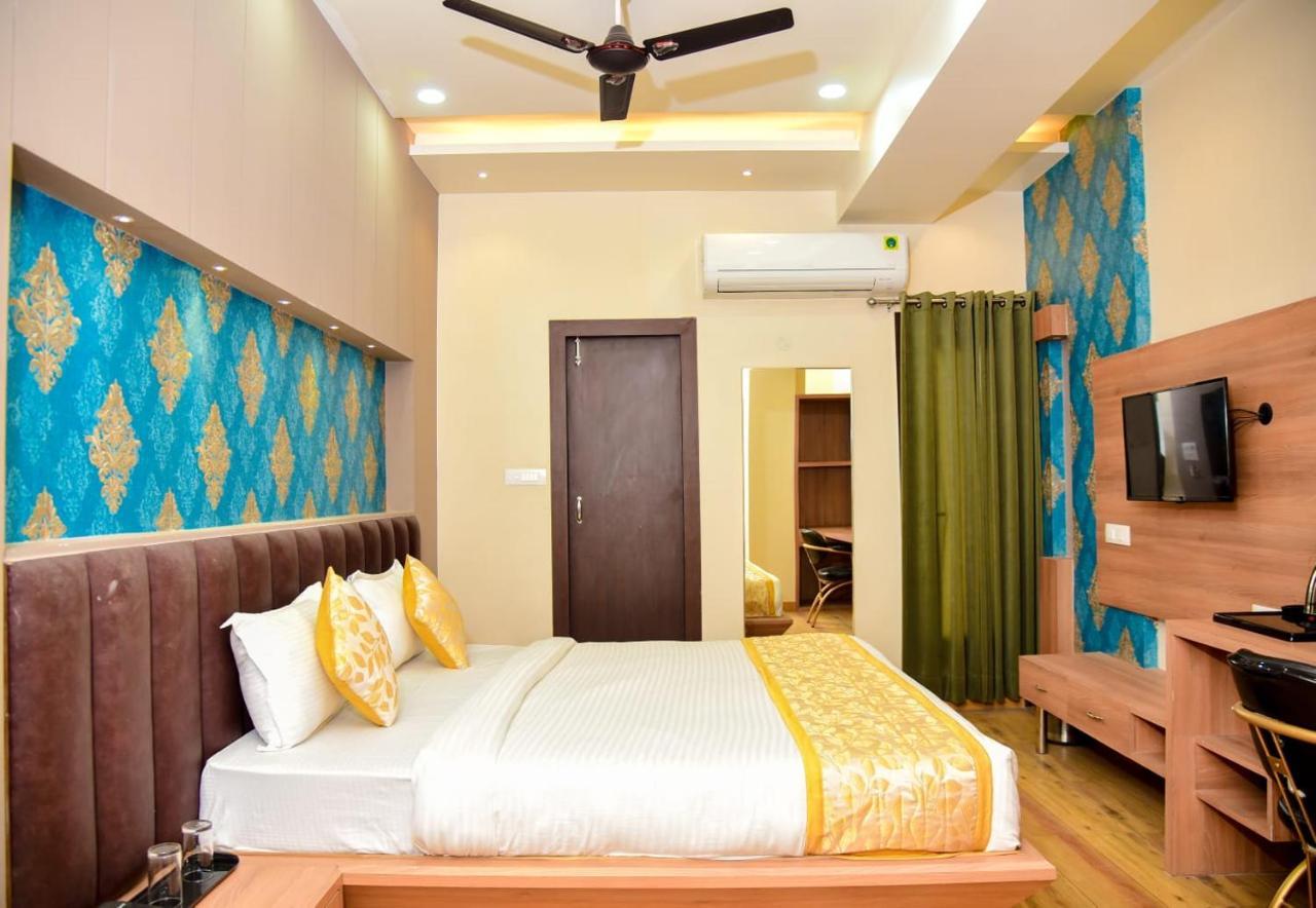 Hotel Olive Crown Lucknow Zewnętrze zdjęcie