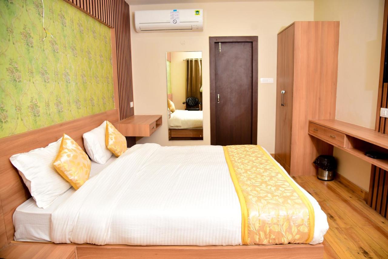 Hotel Olive Crown Lucknow Zewnętrze zdjęcie
