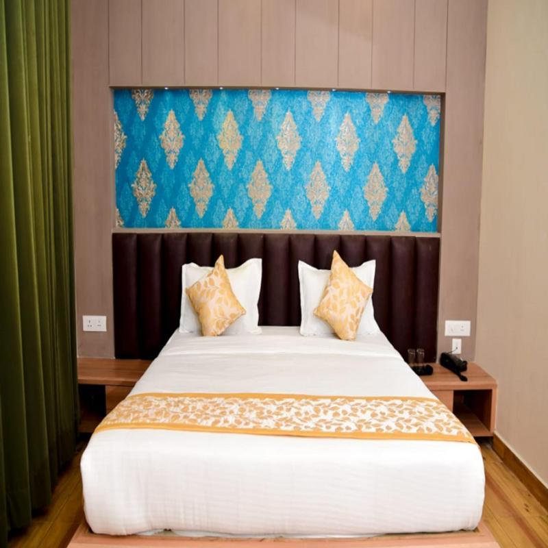 Hotel Olive Crown Lucknow Zewnętrze zdjęcie